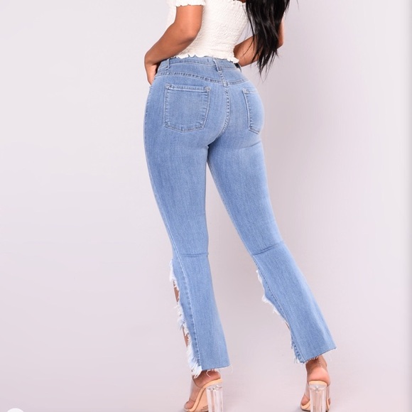 Fashion nova cut-off jeans - Picture 5 of 8